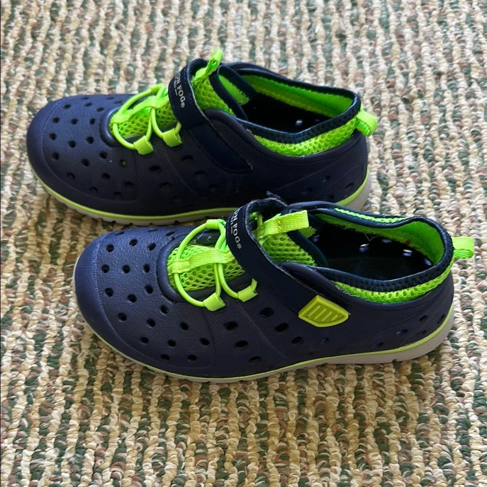 London Fog Blue and Green Water Shoes with Velcro Straps